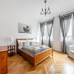 Designer Boho Loft 2ba 2br Ac Balcony