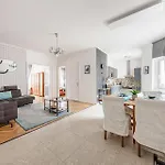 Designer Boho Loft 2ba 2br Ac Balcony * 부다페스트