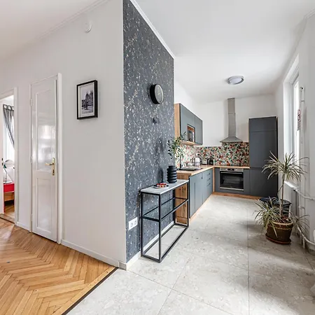 Designer Boho Loft 2ba 2br Ac Balcony Budapesta