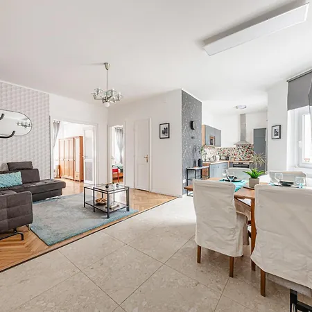 Designer Boho Loft 2ba 2br Ac Balcony * Budapesta