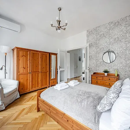 Designer Boho Loft 2ba 2br Ac Balcony