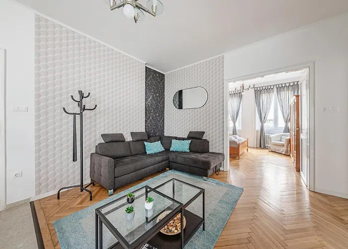 Designer Boho Loft 2ba 2br Ac Balcony Budapesta