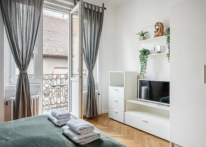 Designer Boho Loft 2ba 2br Ac Balcony