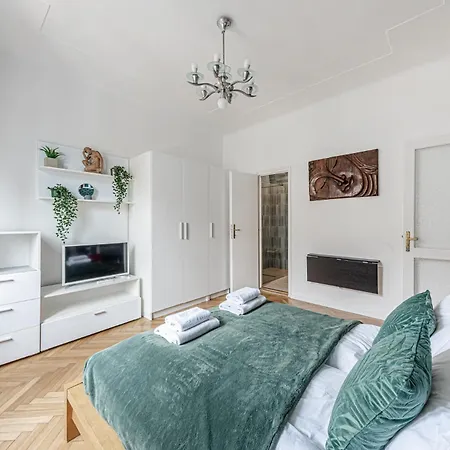 Designer Boho Loft 2ba 2br Ac Balcony *