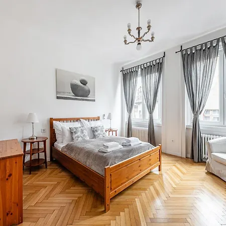 Designer Boho Loft 2ba 2br Ac Balcony