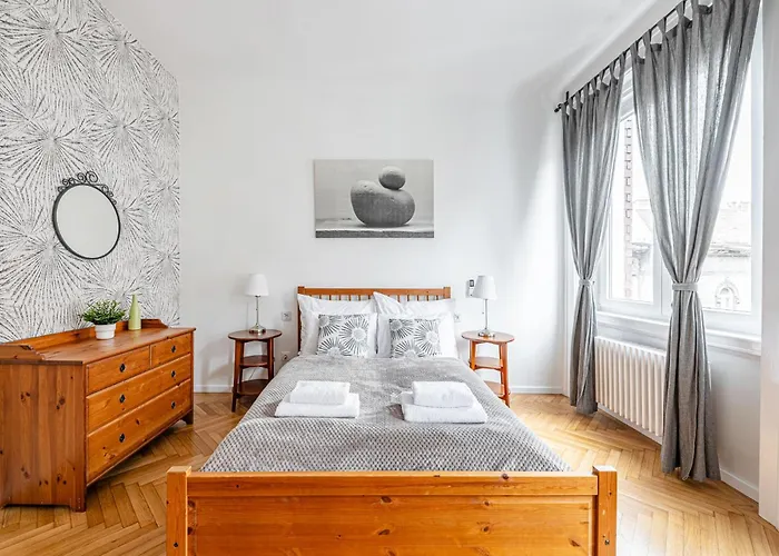 Designer Boho Loft 2ba 2br Ac Balcony 부다페스트